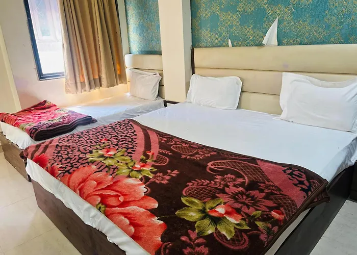 Hotel Greenwood Ahmedabad